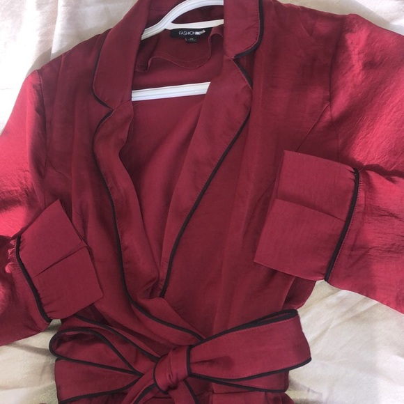 FASHION NOVA SATIN ROMPER XS - Picture 5 of 7